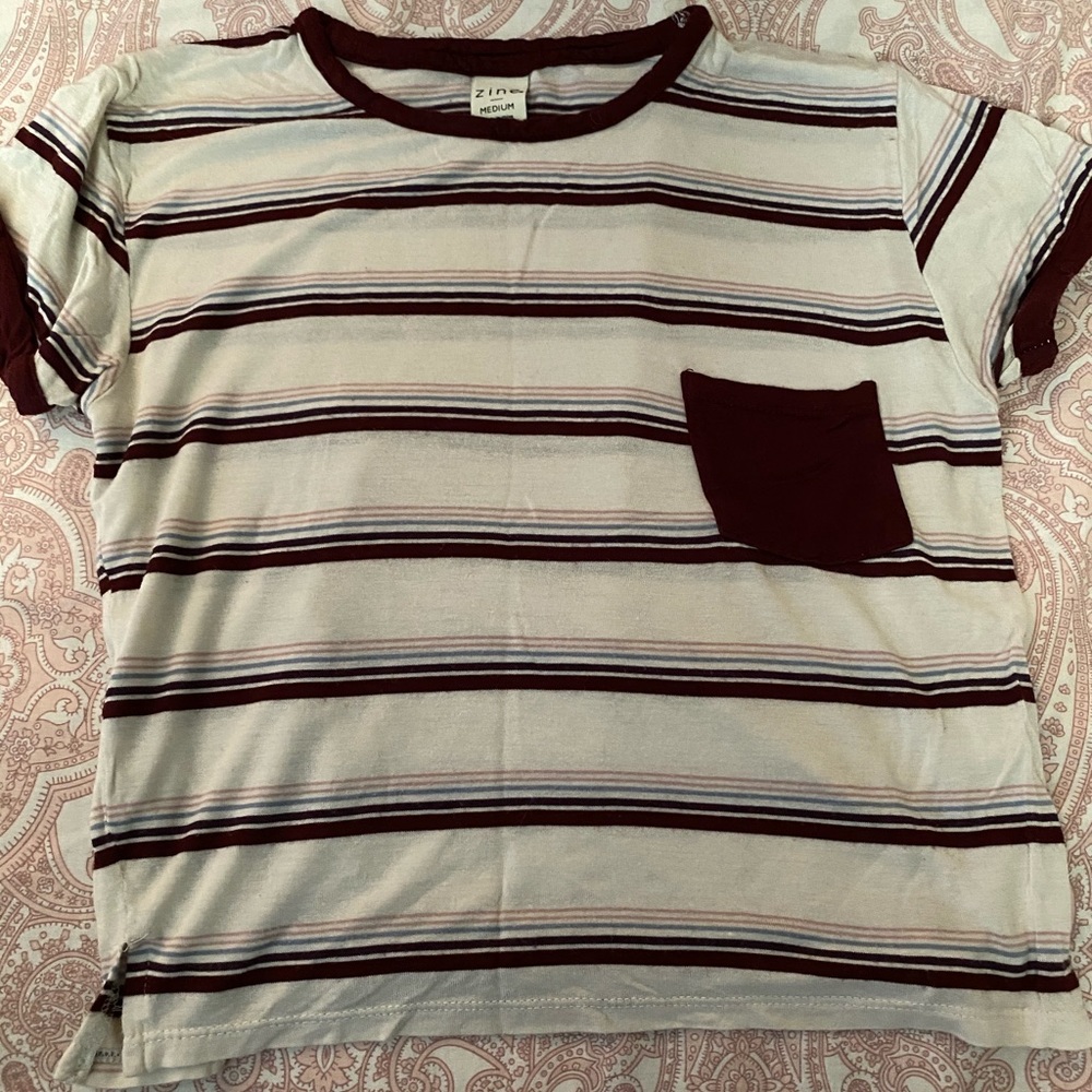 2/12👀Zoomies crop top